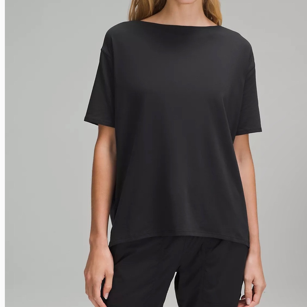 Lululemon Back in Action short sleeve